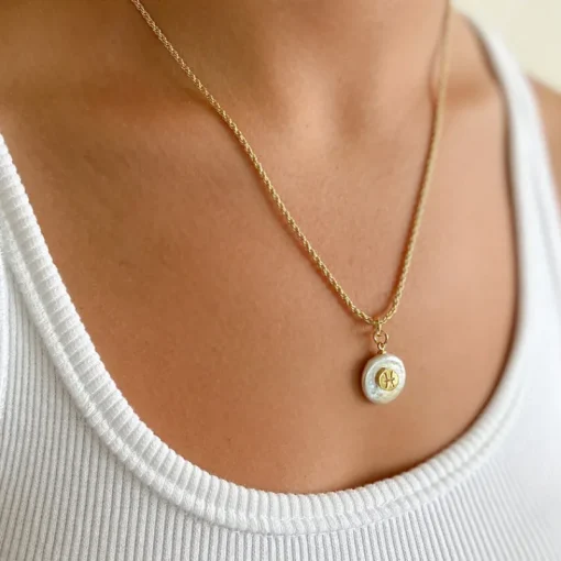 Women Arms Of Eve - Izi Gold Necklace