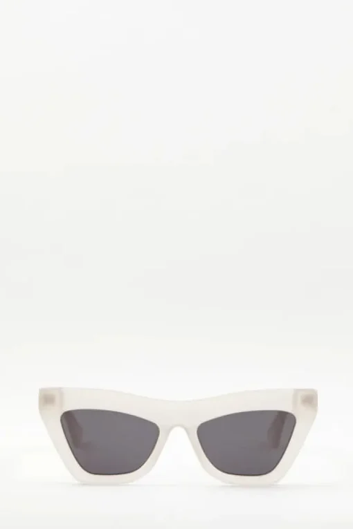Women Bresac - Frame 0006 (Mist)