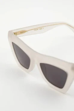 Women Bresac - Frame 0006 (Mist)