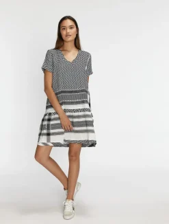 Cecile Copenhagen CECILIE COPENHAGEN - Dress 2 V Neck Short Sleeve (Black/White)