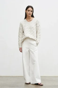 Friend of Audrey - Kara Cable Knit Melange V-Neck (Creme Brulee)