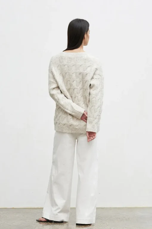 Friend of Audrey - Kara Cable Knit Melange V-Neck (Creme Brulee)