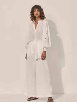 Kivari - Amber Embroidered Tunic (White)