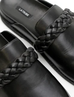 Women La Tribe - Aria Braided Clog (Black)