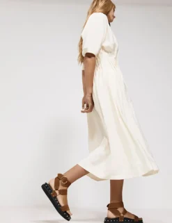 Women La Tribe - Studded Sandal (Tobacco Nubuck / Gold)