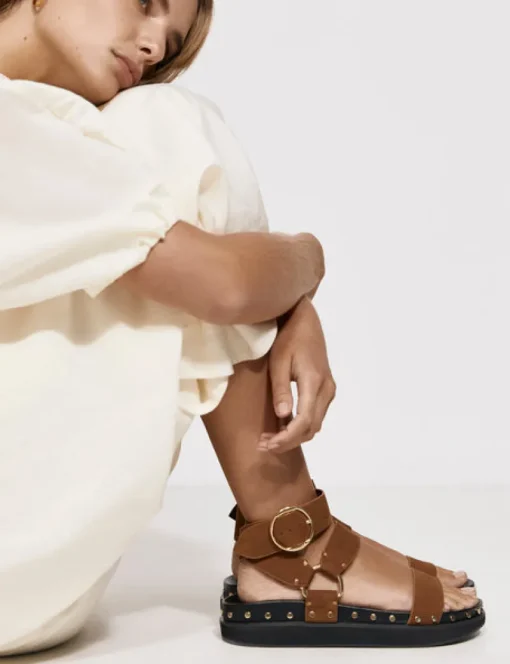 Women La Tribe - Studded Sandal (Tobacco Nubuck / Gold)