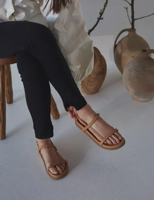 Women La Tribe - Thin Elke Sandal (Light Tan)