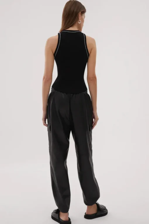 Misha Urban - EILIAN JOGGER