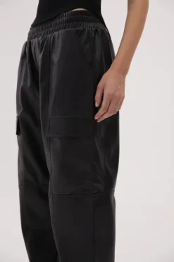Misha Urban - EILIAN JOGGER