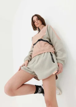 Women PE Nation - Static Short (Silver)