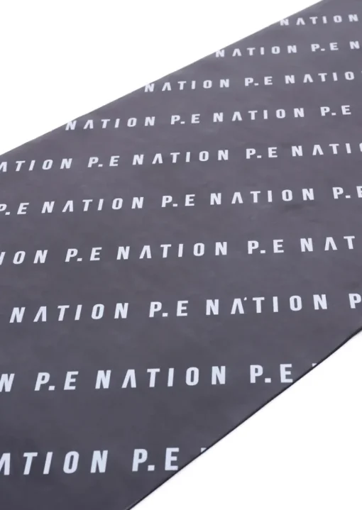 Women PE Nation - TRANSCEND YOGA MAT (BLACK/WHITE)