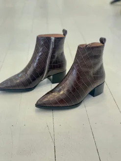 Women Skin Footwear - Corban Boot (Brown Croc)