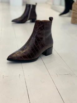 Women Skin Footwear - Corban Boot (Brown Croc)