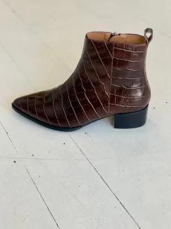Women Skin Footwear - Corban Boot (Brown Croc)