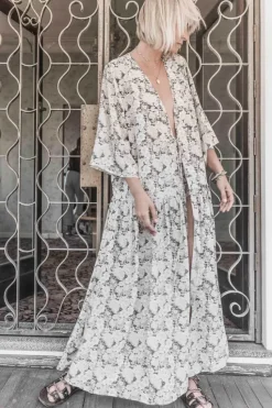 SOLEILUNA - Wrap Duster (Vintage Blooms)