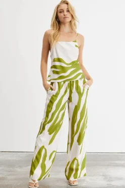 Women Sovere Studio SOVERE / STUDIO - MOTION MULTI STYLE CAMI (CHALK / GREEN)