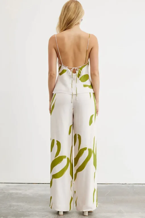 Women Sovere Studio SOVERE / STUDIO - MOTION MULTI STYLE CAMI (CHALK / GREEN)