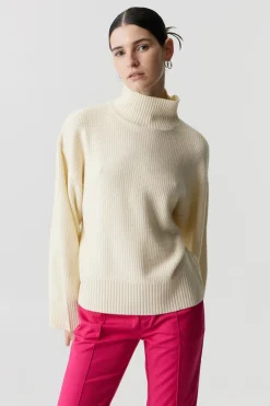 Third Form - Boucle Turtleneck Knit (Cream)