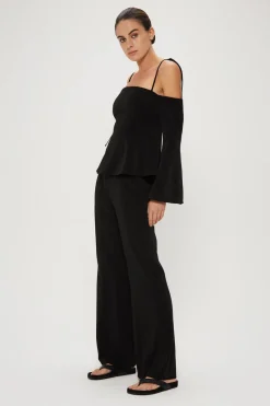 Women Third Form - Cut Through Flare (Black)