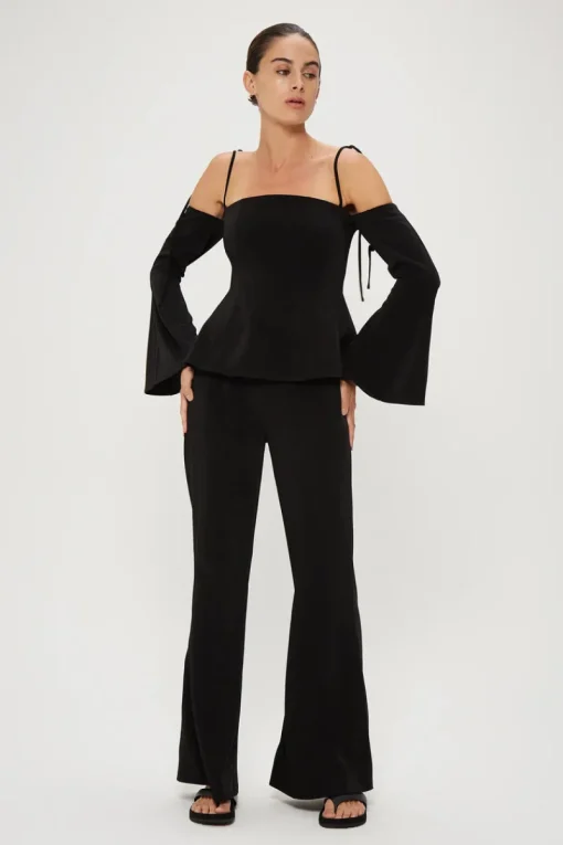 Women Third Form - Cut Through Flare (Black)