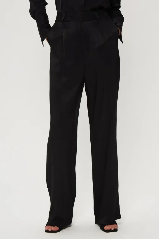 Women Third Form - Under Current Tailored Trouser (Black)