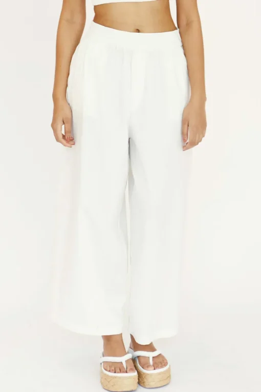 Women Third Form - Wonderer Relaxed Trouser (White)