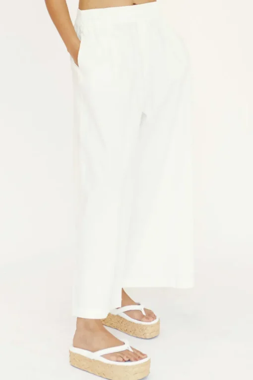 Women Third Form - Wonderer Relaxed Trouser (White)